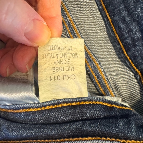 Calvin Klein Distressed Mid Rise Skinny Jeans Size 33x28 - Picture 3 of 14